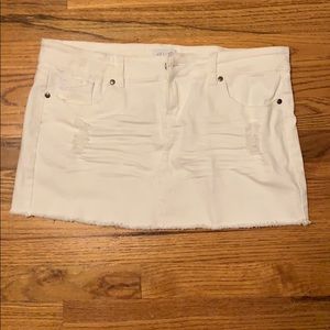 White denim skirt